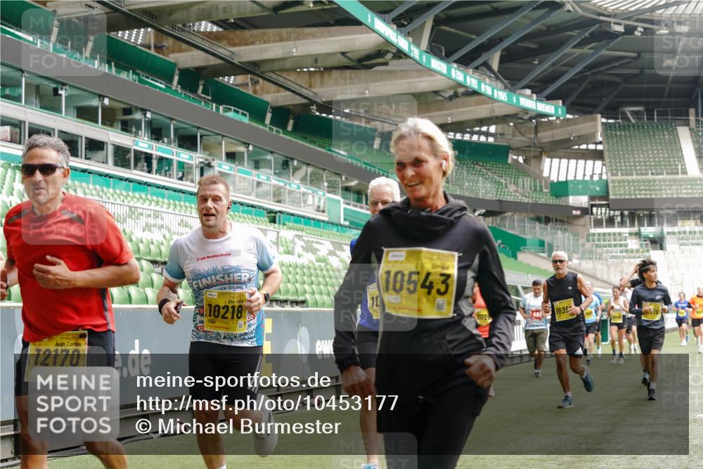 13.09.2026 - 21. swb-Marathon Bremen Michael Burmester http://msf.ph/oto/10453177 13.09.2026 10:31:56 Laufen im Stadion 10141, 10146, 10174, 10222, 10226, 10227, 10243, 10246, 10249, 10255, 10256, 10281, 10284, 10304, 10322, 10339, 10359, 10365, 10372, 10410, 10443, 10448, 10471, 10478, 10479, 10486, 10503, 10517, 10518, 10529, 10540, 10543, 10550, 10555, 10565, 10577, 10579, 10589, 10608, 10610, 10626, 10631, 10646, 10670, 10675, 10684, 10685, 10690, 10703, 10704, 10707, 10708, 10714, 10721, 10725, 10757, 10765, 10771, 10821, 10822, 10838, 10886, 11038, 11350, 11379 meine-sportfotos.de