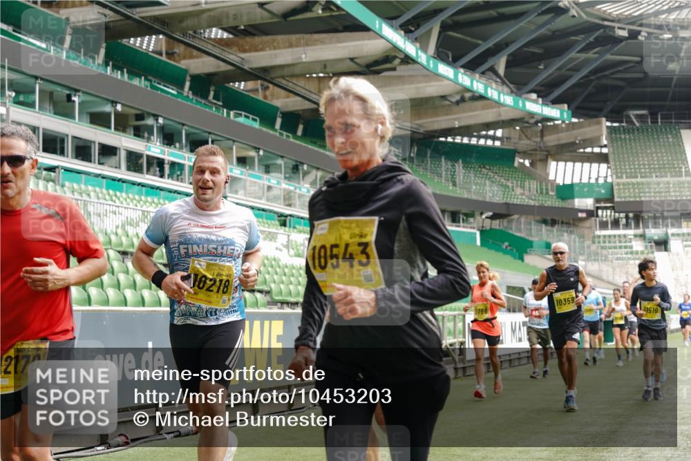 13.09.2026 - 21. swb-Marathon Bremen Michael Burmester http://msf.ph/oto/10453203 13.09.2026 10:31:57 Laufen im Stadion 10141, 10146, 10174, 10222, 10226, 10227, 10243, 10246, 10249, 10255, 10256, 10281, 10284, 10304, 10322, 10339, 10365, 10372, 10410, 10443, 10448, 10471, 10478, 10479, 10486, 10503, 10517, 10518, 10529, 10540, 10543, 10550, 10555, 10565, 10577, 10579, 10589, 10608, 10610, 10626, 10631, 10646, 10670, 10675, 10684, 10685, 10690, 10703, 10704, 10707, 10708, 10714, 10721, 10725, 10757, 10765, 10771, 10821, 10822, 10838, 10886, 11038, 11350, 11379 meine-sportfotos.de