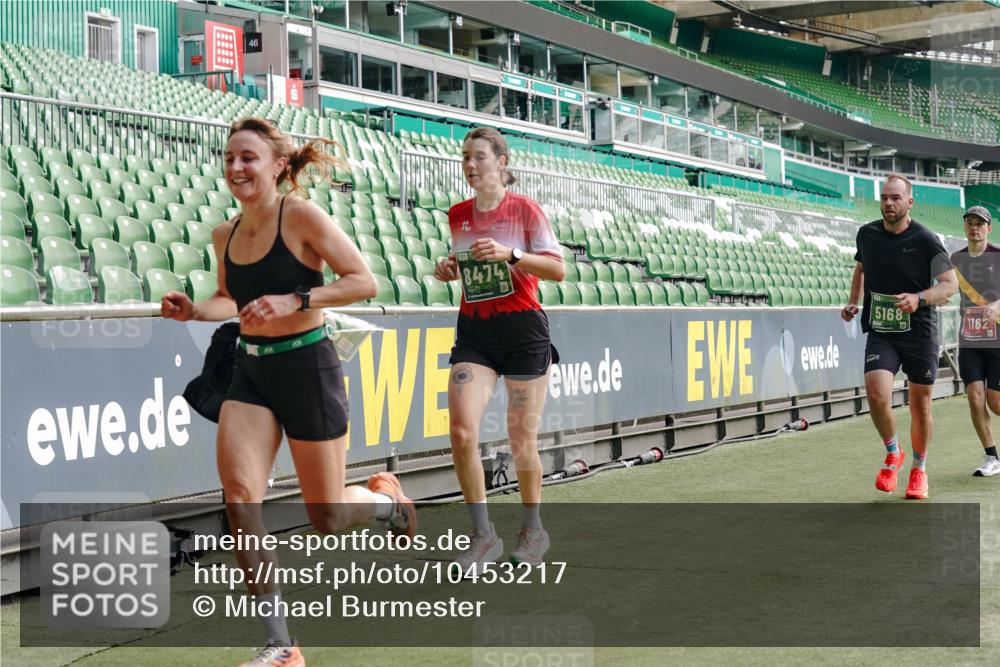 13.09.2026 - 21. swb-Marathon Bremen Michael Burmester http://msf.ph/oto/10453217 13.09.2026 12:51:24 Laufen im Stadion 235, 335, 469, 734, 771, 863, 1043, 1125, 1146, 1162, 1455, 1492, 1510, 1513, 1613, 1955, 1970, 1998, 2008, 2130, 2291, 2295, 2360, 2442, 2444, 2447, 2759, 2847, 3440, 3484, 3566, 3647, 3703, 3808, 3830, 3899, 3959, 4023, 4165, 4368, 4429, 4473, 4475, 4559, 4571, 4573, 4582, 4727, 4781, 4782, 4888, 4895, 5066, 5079, 5152, 5155, 5168, 5314, 5377, 5379, 5383, 5521, 5532, 5620, 5627, 5636, 5696, 6267, 6274, 6471, 6668, 6901, 7121, 8033, 8798 meine-sportfotos.de