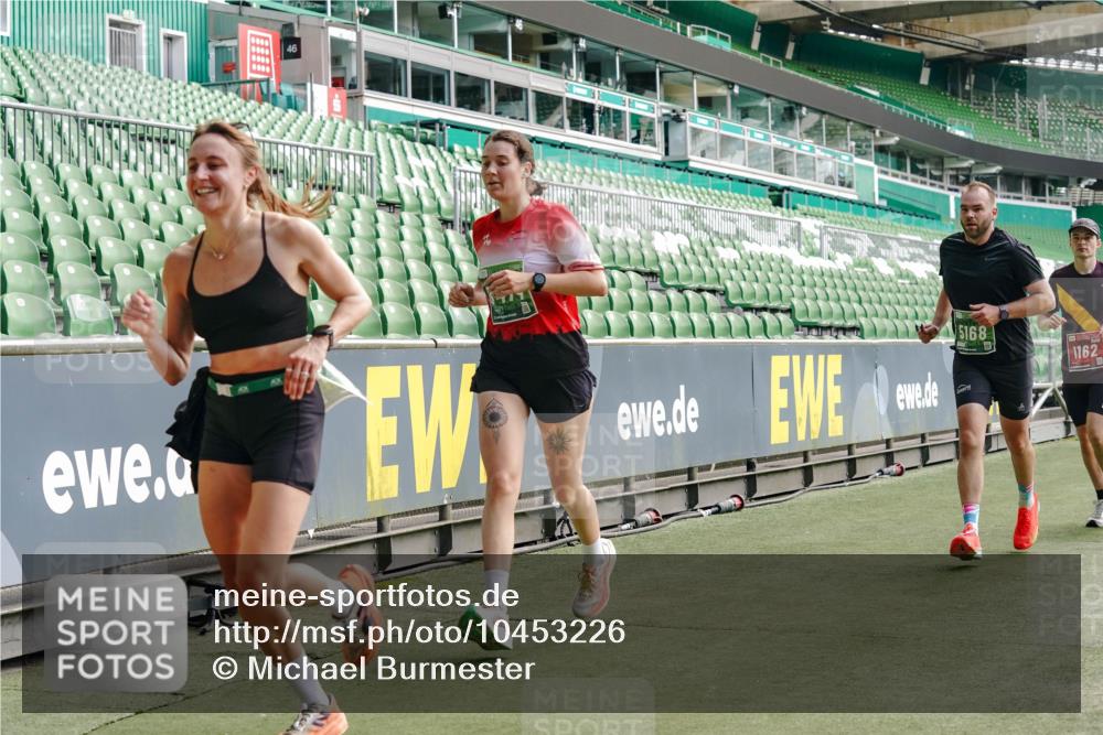13.09.2026 - 21. swb-Marathon Bremen Michael Burmester http://msf.ph/oto/10453226 13.09.2026 12:51:24 Laufen im Stadion 235, 335, 469, 734, 771, 863, 1043, 1125, 1146, 1162, 1455, 1492, 1510, 1513, 1613, 1955, 1970, 1998, 2008, 2130, 2291, 2295, 2360, 2442, 2444, 2447, 2759, 2847, 3440, 3484, 3566, 3647, 3703, 3808, 3830, 3899, 3959, 4023, 4165, 4368, 4429, 4473, 4475, 4559, 4571, 4573, 4582, 4727, 4781, 4782, 4888, 4895, 5066, 5079, 5152, 5155, 5168, 5314, 5377, 5379, 5383, 5521, 5532, 5620, 5627, 5636, 5696, 6267, 6274, 6471, 6668, 6901, 7121, 8033, 8798 meine-sportfotos.de