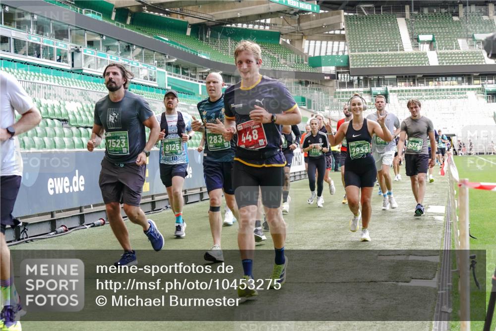 13.09.2026 - 21. swb-Marathon Bremen Michael Burmester http://msf.ph/oto/10453275 13.09.2026 13:10:19 Laufen im Stadion 164, 373, 383, 391, 448, 532, 549, 563, 581, 625, 813, 869, 898, 984, 1072, 1150, 1180, 1738, 1855, 1867, 1880, 1894, 1967, 2202, 2208, 2232, 2243, 2268, 2284, 2330, 2333, 2339, 2342, 2429, 2432, 2441, 2443, 2471, 2525, 2530, 2531, 2553, 2573, 2589, 2594, 2654, 2682, 2692, 2714, 2717, 2784, 2785, 2819, 2836, 2920, 2931, 2932, 2941, 3026, 3032, 3063, 3086, 3089, 3122, 3174, 3207, 3208, 3291, 3316, 3327, 3333, 3370, 3398, 3409, 3410, 3437, 3470, 3549, 3707, 3769, 109 meine-sportfotos.de