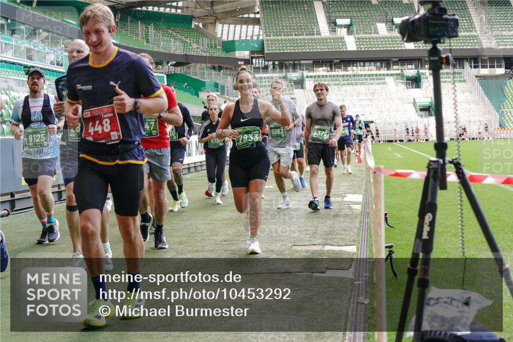 13.09.2026 - 21. swb-Marathon Bremen Michael Burmester http://msf.ph/oto/10453292 13.09.2026 13:10:20 Laufen im Stadion 164, 373, 383, 391, 448, 532, 549, 563, 581, 625, 813, 869, 898, 984, 1072, 1150, 1180, 1738, 1855, 1867, 1880, 1894, 1967, 2202, 2208, 2232, 2243, 2268, 2284, 2330, 2333, 2339, 2342, 2429, 2432, 2441, 2443, 2471, 2525, 2530, 2531, 2553, 2573, 2589, 2594, 2654, 2682, 2692, 2714, 2717, 2784, 2785, 2819, 2836, 2920, 2931, 2932, 2941, 3026, 3032, 3063, 3086, 3089, 3122, 3174, 3207, 3208, 3291, 3316, 3327, 3333, 3370, 3398, 3409, 3410, 3437, 3470, 3549, 3707, 3769, 109 meine-sportfotos.de