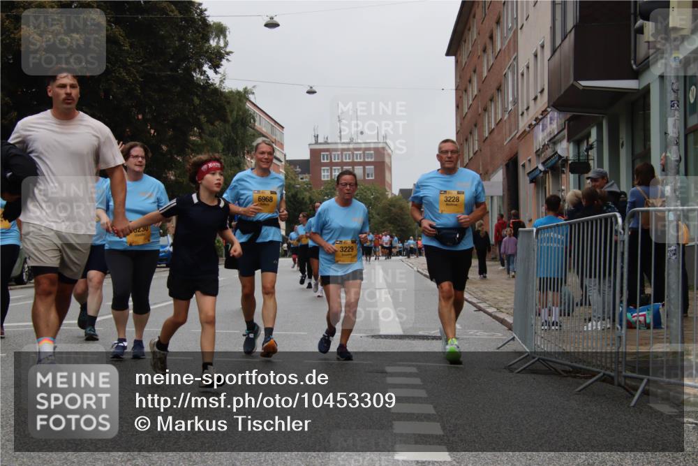 13.09.2026 - Kiel Lauf Markus Tischler http://msf.ph/oto/10453309 13.09.2026 09:54:54 Fleethörn 6968, 0230, 3229, 3228 meine-sportfotos.de