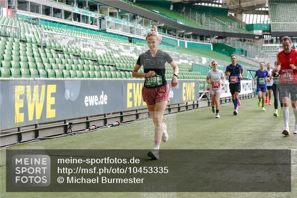 13.09.2026 - 21. swb-Marathon Bremen Michael Burmester http://msf.ph/oto/10453335 13.09.2026 12:51:28 Laufen im Stadion 235, 335, 469, 734, 771, 863, 1043, 1125, 1146, 1162, 1232, 1455, 1492, 1510, 1513, 1613, 1955, 1970, 1998, 2008, 2130, 2291, 2295, 2360, 2442, 2444, 2447, 2759, 2847, 3440, 3484, 3566, 3647, 3703, 3808, 3830, 3899, 3959, 3988, 4023, 4165, 4368, 4429, 4473, 4475, 4559, 4571, 4573, 4582, 4727, 4781, 4782, 4888, 4895, 5066, 5079, 5152, 5155, 5168, 5314, 5379, 5521, 5532, 5620, 5627, 5636, 5696, 6267, 6274, 6471, 6668, 6901, 8033, 8798 meine-sportfotos.de