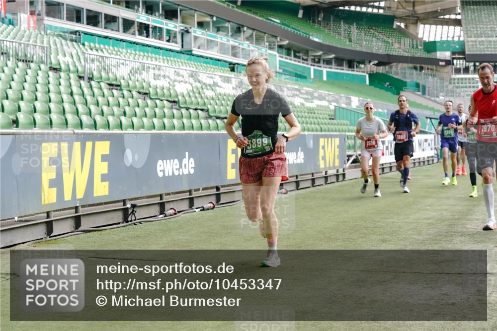13.09.2026 - 21. swb-Marathon Bremen Michael Burmester http://msf.ph/oto/10453347 13.09.2026 12:51:28 Laufen im Stadion 235, 335, 469, 734, 771, 863, 1043, 1125, 1146, 1162, 1232, 1455, 1492, 1510, 1513, 1613, 1955, 1970, 1998, 2008, 2130, 2291, 2295, 2360, 2442, 2444, 2447, 2759, 2847, 3440, 3484, 3566, 3647, 3703, 3808, 3830, 3899, 3959, 3988, 4023, 4165, 4368, 4429, 4473, 4475, 4559, 4571, 4573, 4582, 4727, 4781, 4782, 4888, 4895, 5066, 5079, 5152, 5155, 5168, 5314, 5379, 5521, 5532, 5620, 5627, 5636, 5696, 6267, 6274, 6471, 6668, 6901, 8033, 8798 meine-sportfotos.de