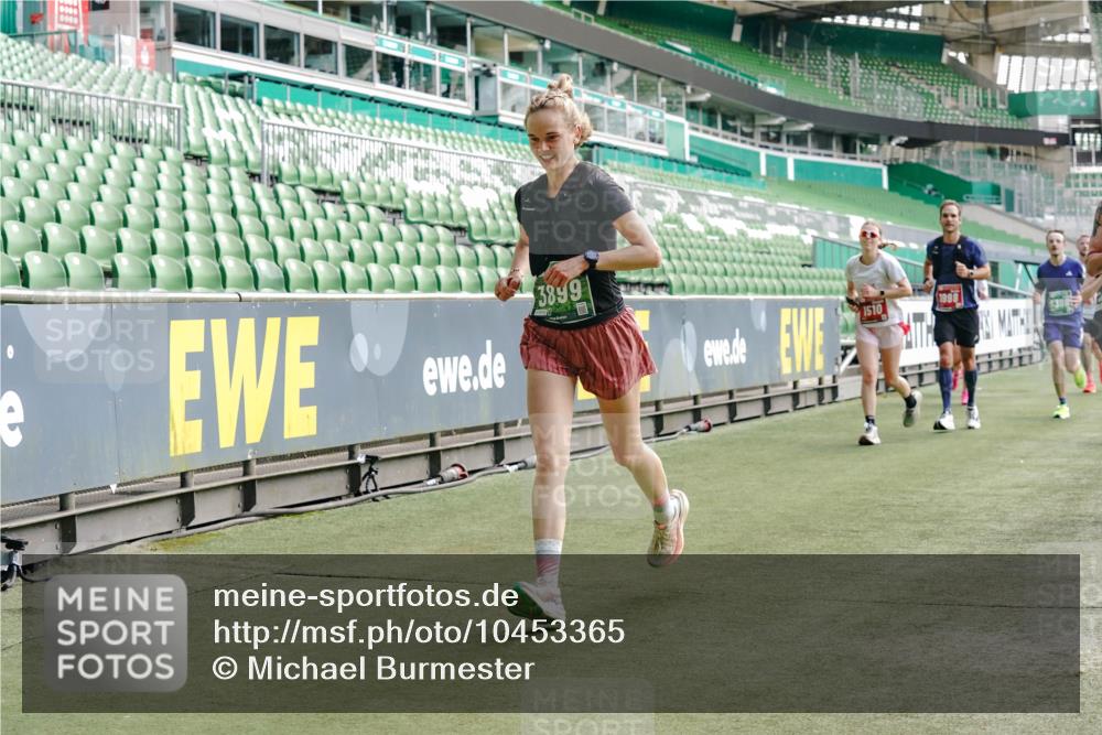 13.09.2026 - 21. swb-Marathon Bremen Michael Burmester http://msf.ph/oto/10453365 13.09.2026 12:51:29 Laufen im Stadion 235, 335, 469, 734, 771, 863, 1043, 1125, 1146, 1162, 1232, 1455, 1492, 1510, 1513, 1613, 1955, 1970, 1998, 2008, 2130, 2291, 2295, 2360, 2442, 2444, 2447, 2759, 2847, 3440, 3484, 3566, 3647, 3703, 3808, 3830, 3899, 3959, 3988, 4023, 4165, 4368, 4429, 4473, 4475, 4559, 4571, 4573, 4582, 4727, 4781, 4782, 4888, 4895, 5066, 5079, 5152, 5155, 5168, 5314, 5379, 5521, 5532, 5620, 5627, 5636, 5696, 6267, 6274, 6471, 6668, 6901, 8033, 8798 meine-sportfotos.de