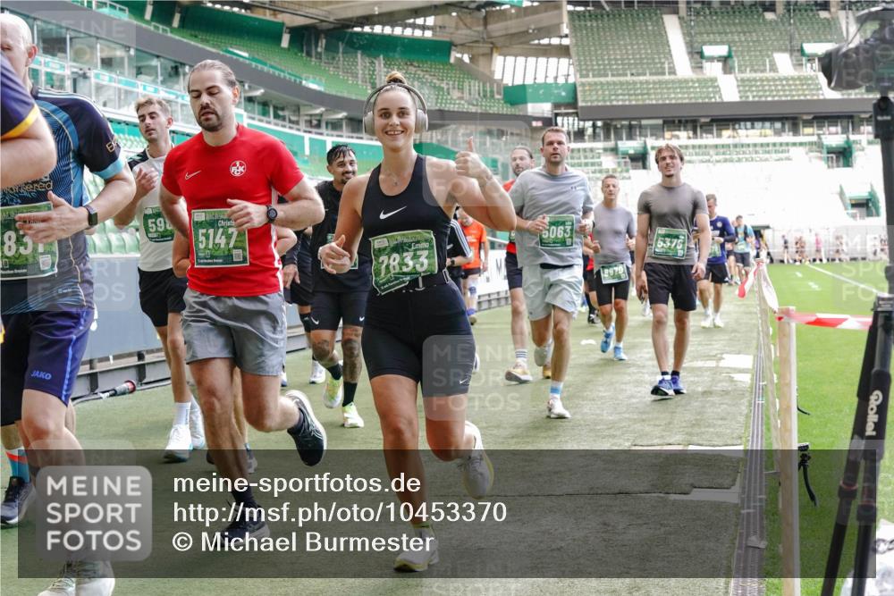 13.09.2026 - 21. swb-Marathon Bremen Michael Burmester http://msf.ph/oto/10453370 13.09.2026 13:10:21 Laufen im Stadion 164, 373, 383, 391, 448, 532, 549, 563, 581, 625, 813, 869, 898, 984, 1072, 1150, 1180, 1738, 1855, 1867, 1880, 1894, 1967, 2202, 2208, 2232, 2243, 2268, 2284, 2330, 2333, 2339, 2342, 2429, 2432, 2441, 2443, 2471, 2525, 2530, 2531, 2553, 2573, 2589, 2594, 2654, 2682, 2692, 2714, 2717, 2784, 2785, 2819, 2836, 2920, 2931, 2932, 2941, 3026, 3032, 3063, 3086, 3089, 3122, 3174, 3207, 3208, 3291, 3316, 3327, 3333, 3370, 3398, 3409, 3410, 3437, 3470, 3549, 3707, 3769, 109 meine-sportfotos.de
