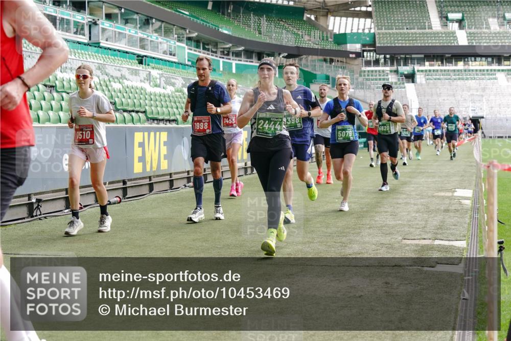 13.09.2026 - 21. swb-Marathon Bremen Michael Burmester http://msf.ph/oto/10453469 13.09.2026 12:51:31 Laufen im Stadion 235, 335, 469, 734, 771, 863, 1043, 1125, 1146, 1162, 1232, 1455, 1492, 1510, 1513, 1613, 1955, 1970, 1998, 2008, 2130, 2291, 2295, 2360, 2442, 2444, 2447, 2498, 2759, 2847, 3085, 3440, 3484, 3566, 3647, 3703, 3808, 3830, 3899, 3959, 3988, 4023, 4165, 4283, 4368, 4429, 4473, 4475, 4559, 4571, 4573, 4582, 4727, 4781, 4782, 4888, 4895, 5066, 5079, 5152, 5155, 5168, 5314, 5379, 5521, 5532, 5620, 5627, 5636, 5696, 6267, 6274, 6471, 6668, 6901, 8033, 8798 meine-sportfotos.de