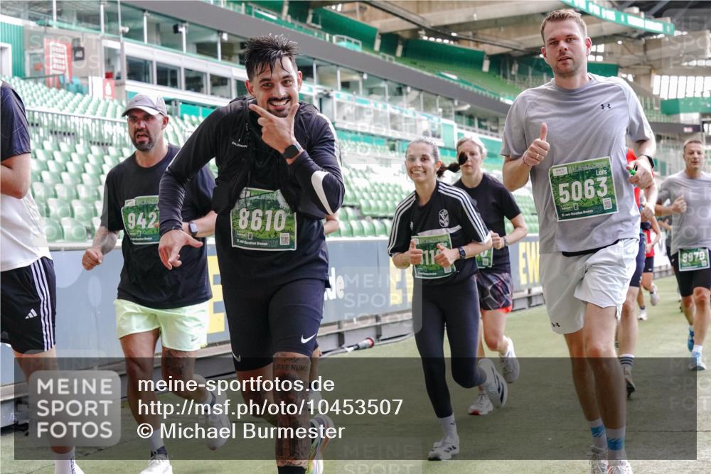 13.09.2026 - 21. swb-Marathon Bremen Michael Burmester http://msf.ph/oto/10453507 13.09.2026 13:10:23 Laufen im Stadion 164, 373, 383, 391, 448, 532, 549, 563, 581, 625, 813, 869, 898, 984, 1072, 1150, 1180, 1738, 1855, 1867, 1880, 1894, 1967, 2202, 2208, 2232, 2243, 2268, 2284, 2330, 2333, 2339, 2342, 2429, 2432, 2441, 2443, 2471, 2525, 2530, 2531, 2553, 2573, 2589, 2594, 2654, 2682, 2714, 2717, 2784, 2785, 2819, 2836, 2920, 2931, 2932, 2941, 3026, 3032, 3063, 3086, 3089, 3122, 3174, 3207, 3208, 3291, 3316, 3327, 3333, 3370, 3398, 3409, 3410, 3437, 3470, 3549, 3707, 3769, 109 meine-sportfotos.de