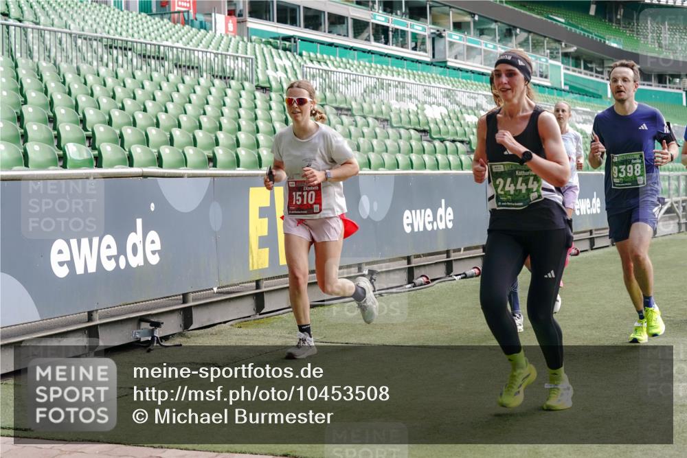 13.09.2026 - 21. swb-Marathon Bremen Michael Burmester http://msf.ph/oto/10453508 13.09.2026 12:51:32 Laufen im Stadion 235, 335, 734, 771, 863, 1043, 1125, 1146, 1162, 1232, 1455, 1492, 1510, 1513, 1613, 1955, 1970, 1998, 2008, 2130, 2291, 2295, 2360, 2442, 2444, 2447, 2498, 2759, 2847, 3085, 3440, 3484, 3566, 3647, 3703, 3808, 3830, 3899, 3959, 3988, 4023, 4165, 4283, 4368, 4429, 4473, 4475, 4559, 4571, 4573, 4582, 4727, 4781, 4782, 4888, 4895, 5066, 5079, 5152, 5155, 5168, 5314, 5379, 5521, 5532, 5620, 5627, 5636, 5696, 6267, 6274, 6471, 6668, 6901, 8033, 8798 meine-sportfotos.de