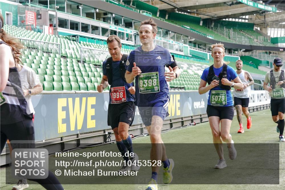 13.09.2026 - 21. swb-Marathon Bremen Michael Burmester http://msf.ph/oto/10453528 13.09.2026 12:51:33 Laufen im Stadion 235, 335, 734, 771, 863, 1043, 1125, 1146, 1162, 1232, 1455, 1492, 1510, 1513, 1613, 1955, 1970, 1998, 2008, 2130, 2291, 2295, 2360, 2442, 2444, 2447, 2498, 2759, 2847, 3085, 3440, 3484, 3566, 3647, 3703, 3808, 3830, 3899, 3959, 3988, 4023, 4165, 4283, 4368, 4429, 4473, 4475, 4559, 4571, 4573, 4582, 4727, 4781, 4782, 4888, 4895, 5066, 5079, 5152, 5155, 5168, 5314, 5379, 5521, 5532, 5620, 5627, 5636, 5696, 6267, 6274, 6471, 6668, 6901, 8033, 8798 meine-sportfotos.de