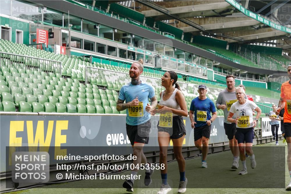13.09.2026 - 21. swb-Marathon Bremen Michael Burmester http://msf.ph/oto/10453558 13.09.2026 10:32:05 Laufen im Stadion 10141, 10146, 10174, 10203, 10222, 10226, 10227, 10243, 10246, 10249, 10255, 10256, 10281, 10284, 10322, 10365, 10372, 10410, 10443, 10448, 10471, 10478, 10479, 10486, 10503, 10517, 10518, 10529, 10540, 10543, 10550, 10555, 10565, 10577, 10579, 10589, 10608, 10610, 10626, 10631, 10646, 10670, 10675, 10684, 10685, 10690, 10703, 10704, 10707, 10708, 10714, 10721, 10725, 10757, 10765, 10771, 10821, 10822, 10838, 10886, 11350, 11379 meine-sportfotos.de