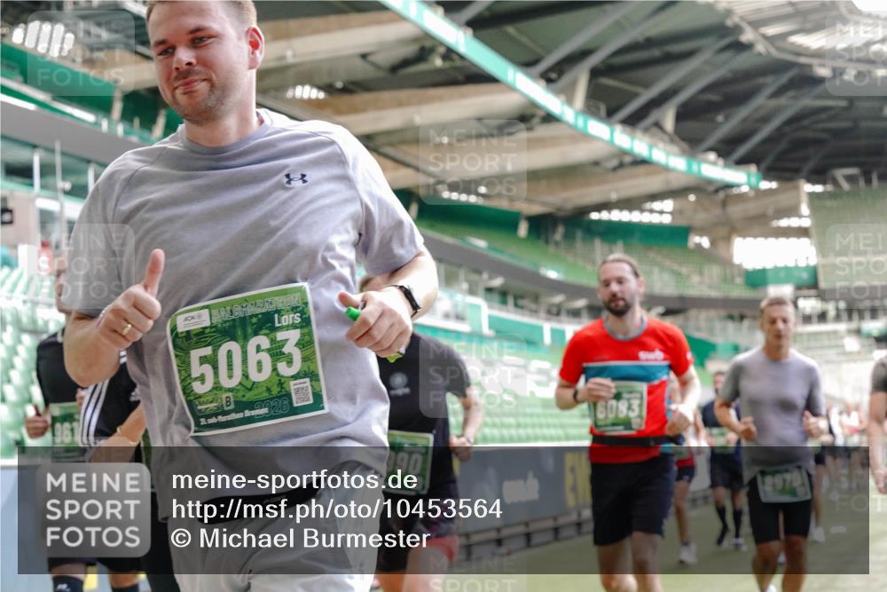 13.09.2026 - 21. swb-Marathon Bremen Michael Burmester http://msf.ph/oto/10453564 13.09.2026 13:10:24 Laufen im Stadion 164, 373, 383, 391, 448, 532, 549, 563, 581, 625, 813, 869, 898, 984, 1072, 1150, 1180, 1738, 1855, 1867, 1880, 1894, 1967, 2202, 2208, 2232, 2243, 2268, 2284, 2330, 2333, 2339, 2342, 2429, 2432, 2441, 2443, 2471, 2525, 2530, 2531, 2553, 2573, 2589, 2594, 2654, 2682, 2714, 2717, 2784, 2785, 2819, 2836, 2920, 2931, 2932, 2941, 3026, 3032, 3063, 3086, 3089, 3122, 3174, 3207, 3208, 3291, 3316, 3327, 3333, 3370, 3398, 3409, 3410, 3437, 3470, 3549, 3707, 3769, 109 meine-sportfotos.de
