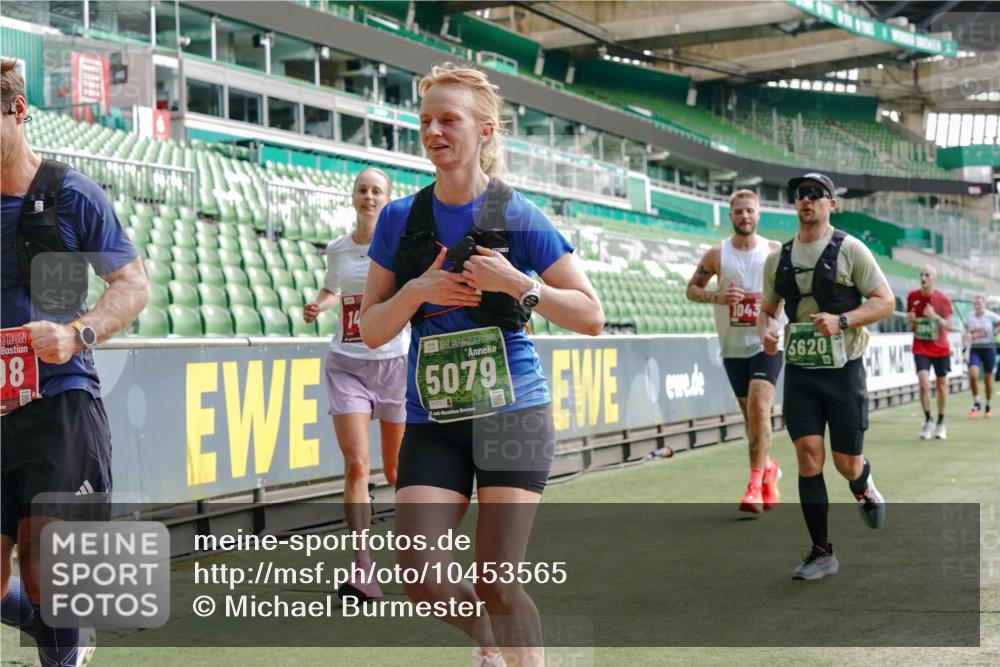13.09.2026 - 21. swb-Marathon Bremen Michael Burmester http://msf.ph/oto/10453565 13.09.2026 12:51:34 Laufen im Stadion 235, 335, 734, 771, 863, 1043, 1125, 1146, 1162, 1232, 1455, 1492, 1510, 1513, 1613, 1955, 1970, 1998, 2008, 2130, 2291, 2295, 2360, 2442, 2444, 2447, 2498, 2759, 2847, 3085, 3440, 3484, 3566, 3647, 3703, 3808, 3830, 3899, 3959, 3988, 4023, 4165, 4283, 4368, 4429, 4473, 4475, 4559, 4571, 4573, 4582, 4727, 4781, 4782, 4888, 4895, 5066, 5079, 5152, 5155, 5168, 5314, 5379, 5521, 5532, 5620, 5627, 5636, 5696, 6267, 6274, 6471, 6668, 6901, 8033, 8798 meine-sportfotos.de