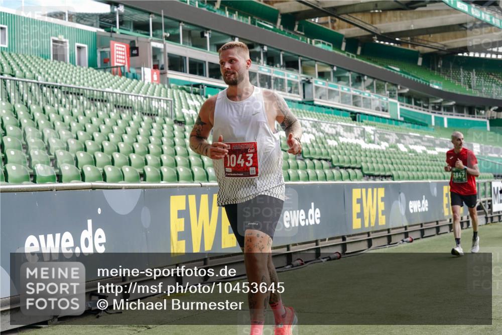 13.09.2026 - 21. swb-Marathon Bremen Michael Burmester http://msf.ph/oto/10453645 13.09.2026 12:51:36 Laufen im Stadion 235, 335, 734, 771, 863, 1043, 1125, 1146, 1162, 1232, 1455, 1492, 1510, 1513, 1613, 1955, 1970, 1998, 2008, 2130, 2291, 2295, 2360, 2442, 2444, 2447, 2498, 2759, 2847, 3085, 3440, 3484, 3566, 3647, 3703, 3808, 3830, 3899, 3959, 3988, 4023, 4165, 4283, 4368, 4429, 4473, 4475, 4559, 4571, 4573, 4582, 4727, 4781, 4782, 4888, 4895, 5066, 5079, 5152, 5155, 5168, 5314, 5379, 5521, 5532, 5620, 5627, 5636, 5696, 6267, 6274, 6471, 6668, 6901, 8033, 8798 meine-sportfotos.de