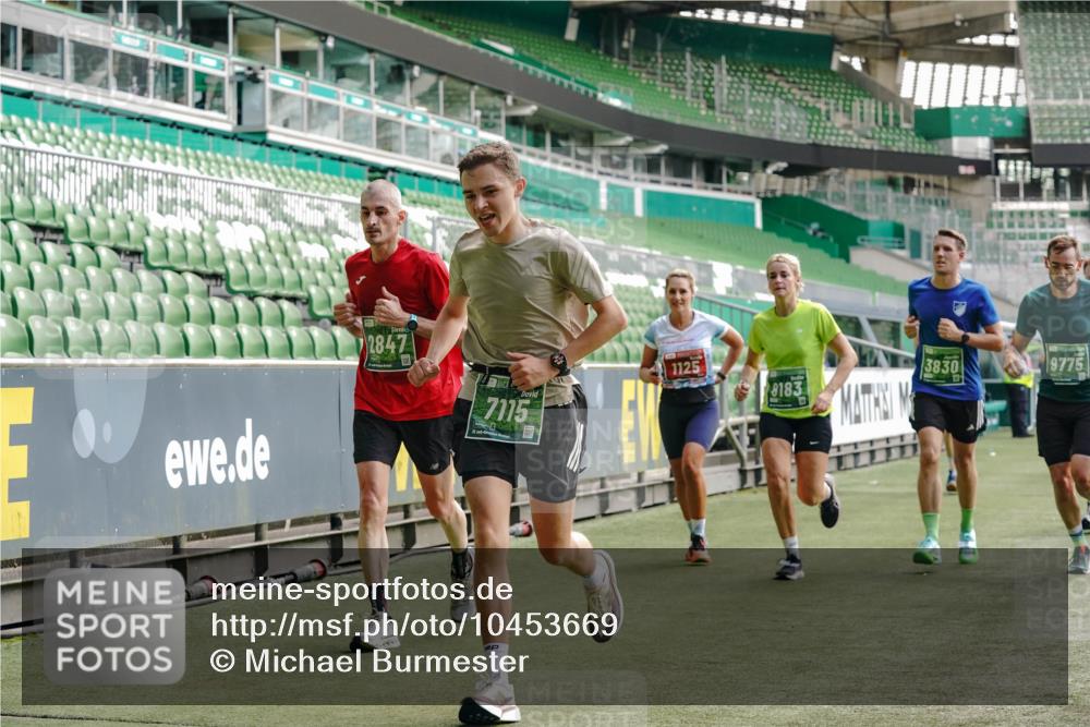 13.09.2026 - 21. swb-Marathon Bremen Michael Burmester http://msf.ph/oto/10453669 13.09.2026 12:51:38 Laufen im Stadion 107, 235, 335, 734, 771, 863, 1043, 1125, 1146, 1162, 1232, 1455, 1492, 1510, 1513, 1613, 1955, 1970, 1998, 2008, 2130, 2295, 2360, 2442, 2444, 2447, 2498, 2759, 2847, 3085, 3336, 3440, 3448, 3484, 3566, 3647, 3703, 3808, 3830, 3899, 3959, 3988, 4023, 4165, 4283, 4368, 4429, 4473, 4475, 4559, 4571, 4573, 4582, 4727, 4781, 4782, 4888, 4895, 5066, 5079, 5152, 5155, 5168, 5314, 5379, 5521, 5532, 5620, 5627, 5636, 5696, 6267, 6274, 6471, 6668, 6901, 8033, 8798 meine-sportfotos.de