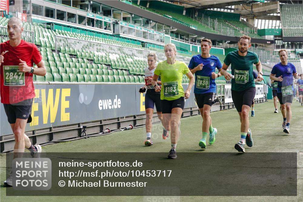 13.09.2026 - 21. swb-Marathon Bremen Michael Burmester http://msf.ph/oto/10453717 13.09.2026 12:51:40 Laufen im Stadion 107, 235, 335, 683, 734, 771, 863, 1043, 1125, 1146, 1162, 1232, 1455, 1492, 1510, 1513, 1613, 1955, 1970, 1998, 2008, 2130, 2295, 2442, 2444, 2447, 2498, 2759, 2767, 2847, 3085, 3336, 3440, 3448, 3484, 3566, 3647, 3703, 3808, 3830, 3899, 3959, 3988, 4023, 4165, 4283, 4368, 4429, 4473, 4475, 4559, 4571, 4573, 4582, 4727, 4781, 4782, 4888, 4895, 5066, 5079, 5152, 5155, 5168, 5314, 5379, 5521, 5532, 5620, 5627, 5636, 5696, 6267, 6274, 6471, 6668, 6901, 8033, 8798 meine-sportfotos.de