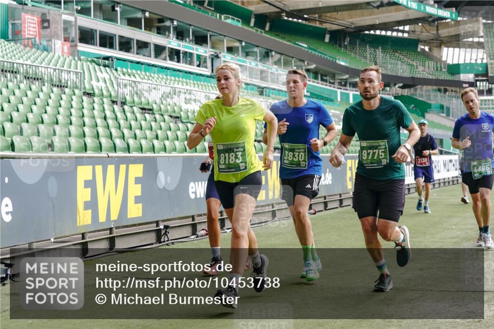 13.09.2026 - 21. swb-Marathon Bremen Michael Burmester http://msf.ph/oto/10453738 13.09.2026 12:51:40 Laufen im Stadion 107, 235, 335, 683, 734, 771, 863, 1043, 1125, 1146, 1162, 1232, 1455, 1492, 1510, 1513, 1613, 1955, 1970, 1998, 2008, 2130, 2295, 2442, 2444, 2447, 2498, 2759, 2767, 2847, 3085, 3336, 3440, 3448, 3484, 3566, 3647, 3703, 3808, 3830, 3899, 3959, 3988, 4023, 4165, 4283, 4368, 4429, 4473, 4475, 4559, 4571, 4573, 4582, 4727, 4781, 4782, 4888, 4895, 5066, 5079, 5152, 5155, 5168, 5314, 5379, 5521, 5532, 5620, 5627, 5636, 5696, 6267, 6274, 6471, 6668, 6901, 8033, 8798 meine-sportfotos.de