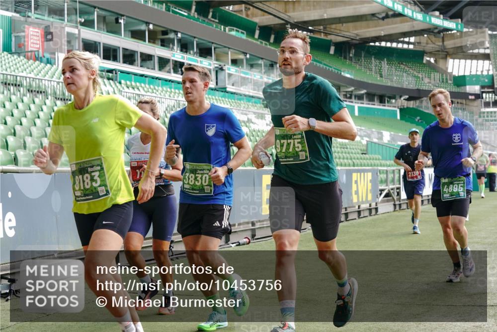 13.09.2026 - 21. swb-Marathon Bremen Michael Burmester http://msf.ph/oto/10453756 13.09.2026 12:51:41 Laufen im Stadion 107, 235, 335, 683, 734, 771, 792, 863, 1033, 1043, 1125, 1146, 1162, 1232, 1455, 1492, 1510, 1513, 1613, 1955, 1970, 1998, 2008, 2130, 2295, 2442, 2444, 2447, 2480, 2498, 2759, 2767, 2847, 3085, 3336, 3440, 3448, 3484, 3566, 3703, 3808, 3830, 3899, 3959, 3988, 4023, 4165, 4283, 4368, 4429, 4473, 4475, 4559, 4571, 4573, 4582, 4727, 4781, 4782, 4888, 4895, 5066, 5079, 5152, 5155, 5168, 5314, 5379, 5521, 5532, 5620, 5627, 5696, 6274, 6471, 6668, 6901, 8033, 8798 meine-sportfotos.de