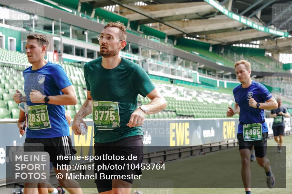 13.09.2026 - 21. swb-Marathon Bremen Michael Burmester http://msf.ph/oto/10453764 13.09.2026 12:51:41 Laufen im Stadion 107, 235, 335, 683, 734, 771, 792, 863, 1033, 1043, 1125, 1146, 1162, 1232, 1455, 1492, 1510, 1513, 1613, 1955, 1970, 1998, 2008, 2130, 2295, 2442, 2444, 2447, 2480, 2498, 2759, 2767, 2847, 3085, 3336, 3440, 3448, 3484, 3566, 3703, 3808, 3830, 3899, 3959, 3988, 4023, 4165, 4283, 4368, 4429, 4473, 4475, 4559, 4571, 4573, 4582, 4727, 4781, 4782, 4888, 4895, 5066, 5079, 5152, 5155, 5168, 5314, 5379, 5521, 5532, 5620, 5627, 5696, 6274, 6471, 6668, 6901, 8033, 8798 meine-sportfotos.de