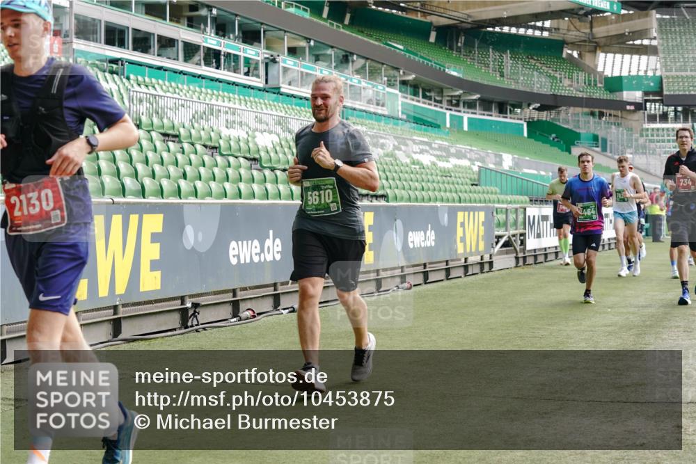 13.09.2026 - 21. swb-Marathon Bremen Michael Burmester http://msf.ph/oto/10453875 13.09.2026 12:51:45 Laufen im Stadion 107, 235, 335, 683, 734, 771, 792, 863, 1033, 1043, 1125, 1146, 1162, 1232, 1455, 1492, 1510, 1613, 1955, 1970, 1998, 2008, 2130, 2295, 2442, 2444, 2447, 2480, 2498, 2759, 2767, 2847, 3085, 3336, 3440, 3448, 3484, 3566, 3703, 3808, 3830, 3899, 3959, 3988, 4023, 4165, 4283, 4368, 4429, 4473, 4475, 4559, 4571, 4573, 4582, 4727, 4781, 4782, 4888, 4895, 5066, 5079, 5152, 5155, 5168, 5314, 5379, 5521, 5532, 5620, 5627, 5696, 6274, 6471, 6668, 6901, 8033, 8798 meine-sportfotos.de
