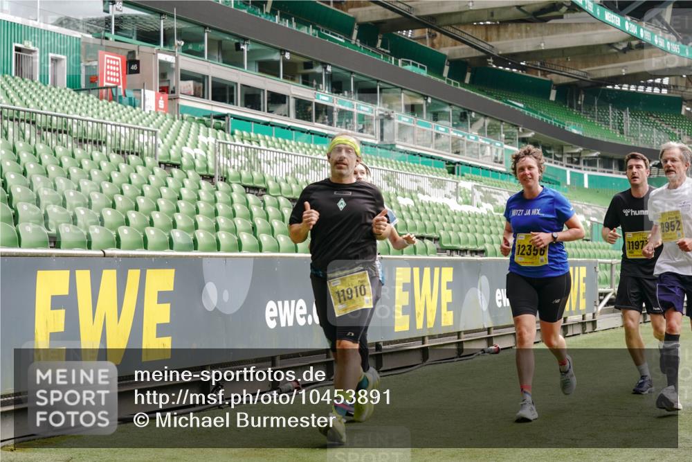 13.09.2026 - 21. swb-Marathon Bremen Michael Burmester http://msf.ph/oto/10453891 13.09.2026 10:32:10 Laufen im Stadion 10067, 10141, 10146, 10203, 10222, 10226, 10227, 10243, 10246, 10249, 10255, 10256, 10284, 10322, 10365, 10372, 10379, 10410, 10443, 10448, 10471, 10478, 10479, 10486, 10503, 10517, 10518, 10529, 10540, 10543, 10550, 10555, 10565, 10577, 10579, 10589, 10608, 10610, 10626, 10631, 10646, 10670, 10675, 10684, 10685, 10690, 10703, 10704, 10707, 10708, 10721, 10725, 10757, 10771, 10821, 10822, 10838, 11350, 11379 meine-sportfotos.de