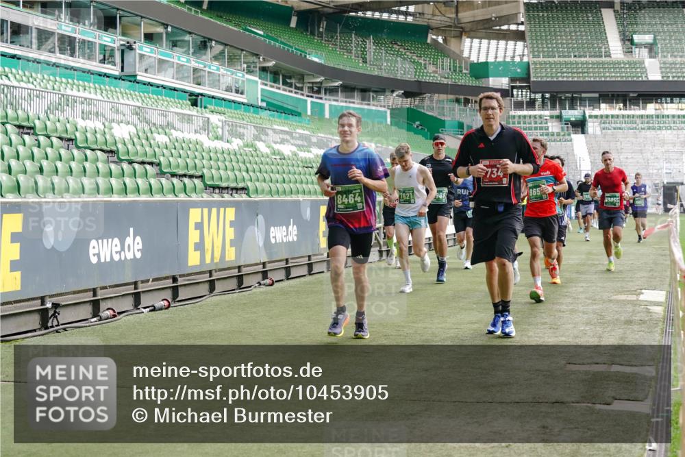 13.09.2026 - 21. swb-Marathon Bremen Michael Burmester http://msf.ph/oto/10453905 13.09.2026 12:51:47 Laufen im Stadion 107, 235, 335, 683, 734, 771, 792, 863, 1033, 1043, 1125, 1146, 1162, 1232, 1455, 1492, 1510, 1613, 1955, 1970, 1998, 2008, 2130, 2295, 2442, 2444, 2447, 2480, 2498, 2759, 2767, 2847, 3085, 3149, 3336, 3440, 3448, 3484, 3566, 3703, 3808, 3830, 3899, 3959, 3988, 4023, 4165, 4283, 4368, 4429, 4473, 4475, 4559, 4571, 4573, 4582, 4727, 4781, 4782, 4888, 4895, 5066, 5079, 5152, 5155, 5168, 5314, 5379, 5521, 5532, 5620, 5627, 5696, 6274, 6471, 6668, 6901, 8033, 8798 meine-sportfotos.de
