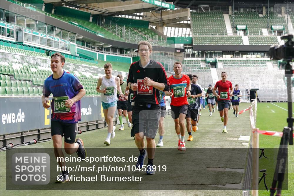 13.09.2026 - 21. swb-Marathon Bremen Michael Burmester http://msf.ph/oto/10453919 13.09.2026 12:51:48 Laufen im Stadion 107, 235, 335, 683, 734, 771, 792, 863, 1033, 1043, 1125, 1146, 1162, 1232, 1455, 1492, 1510, 1613, 1646, 1955, 1970, 1998, 2008, 2130, 2295, 2442, 2444, 2447, 2480, 2498, 2759, 2767, 2847, 3085, 3149, 3336, 3440, 3448, 3484, 3566, 3703, 3808, 3830, 3899, 3959, 3988, 4023, 4165, 4283, 4368, 4429, 4473, 4475, 4559, 4571, 4573, 4582, 4727, 4781, 4782, 4888, 4895, 5066, 5079, 5152, 5155, 5168, 5314, 5379, 5521, 5532, 5620, 5627, 5696, 6274, 6471, 6668, 6901, 8033, 8798 meine-sportfotos.de