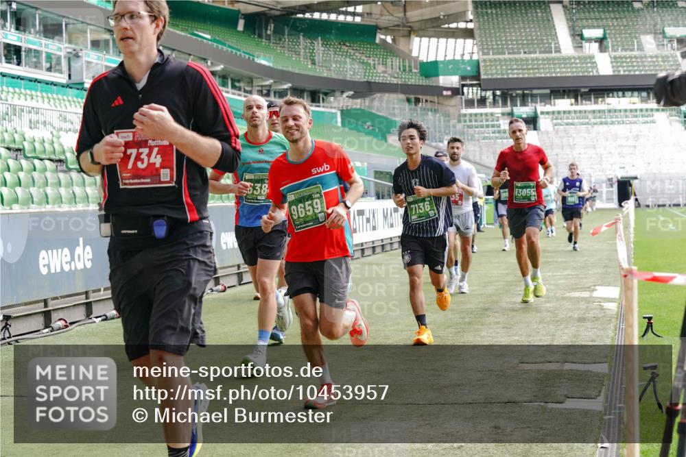 13.09.2026 - 21. swb-Marathon Bremen Michael Burmester http://msf.ph/oto/10453957 13.09.2026 12:51:49 Laufen im Stadion 107, 235, 335, 683, 734, 771, 792, 863, 1033, 1043, 1125, 1146, 1162, 1232, 1455, 1492, 1510, 1613, 1646, 1955, 1970, 1998, 2008, 2203, 2295, 2442, 2444, 2447, 2480, 2498, 2759, 2767, 2847, 3085, 3149, 3336, 3440, 3448, 3484, 3566, 3703, 3808, 3830, 3899, 3959, 3988, 4023, 4165, 4283, 4368, 4429, 4473, 4475, 4559, 4571, 4573, 4582, 4727, 4781, 4782, 4888, 4895, 5066, 5079, 5152, 5155, 5168, 5314, 5379, 5521, 5532, 5620, 5627, 5696, 6274, 6471, 6668, 6901, 8033, 8798 meine-sportfotos.de