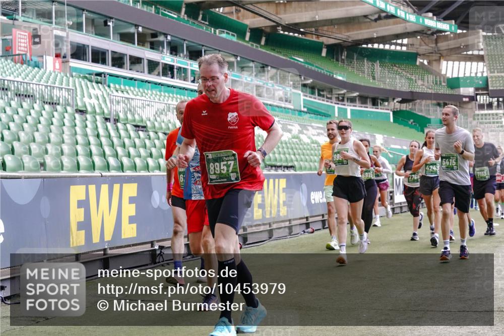 13.09.2026 - 21. swb-Marathon Bremen Michael Burmester http://msf.ph/oto/10453979 13.09.2026 13:10:30 Laufen im Stadion 164, 265, 373, 383, 391, 448, 532, 549, 563, 581, 813, 869, 898, 984, 1072, 1180, 1738, 1855, 1867, 1894, 1967, 2202, 2208, 2232, 2243, 2268, 2284, 2330, 2333, 2339, 2342, 2432, 2441, 2443, 2471, 2525, 2530, 2531, 2553, 2573, 2589, 2594, 2654, 2669, 2682, 2714, 2717, 2784, 2785, 2819, 2836, 2920, 2931, 2932, 2941, 3026, 3032, 3063, 3086, 3089, 3122, 3159, 3174, 3207, 3208, 3291, 3316, 3327, 3333, 3352, 3370, 3398, 3409, 3410, 3437, 3470, 3549, 3707, 3769, 109 meine-sportfotos.de