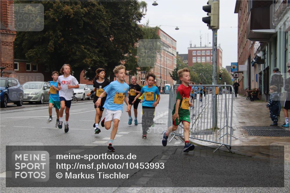 13.09.2026 - Kiel Lauf Markus Tischler http://msf.ph/oto/10453993 13.09.2026 08:51:43 Fleethörn 5810, 7171, 7034, 3557, 3901, 2015 meine-sportfotos.de