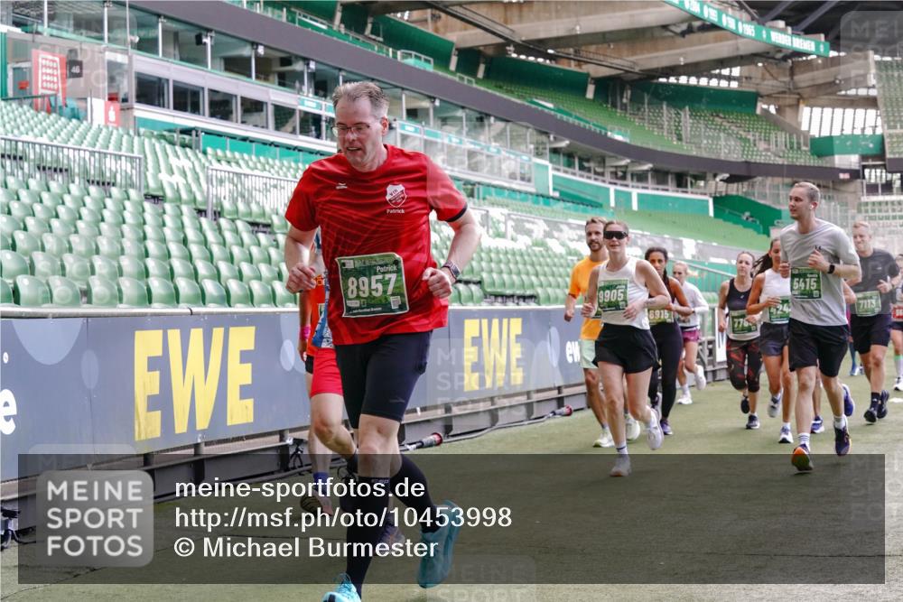 13.09.2026 - 21. swb-Marathon Bremen Michael Burmester http://msf.ph/oto/10453998 13.09.2026 13:10:31 Laufen im Stadion 164, 265, 373, 383, 391, 448, 532, 549, 563, 581, 813, 869, 898, 984, 1072, 1180, 1738, 1855, 1867, 1894, 1967, 2202, 2208, 2232, 2243, 2268, 2284, 2299, 2330, 2333, 2339, 2342, 2432, 2441, 2443, 2471, 2525, 2530, 2531, 2553, 2573, 2589, 2594, 2654, 2669, 2682, 2714, 2717, 2784, 2785, 2819, 2836, 2920, 2931, 2932, 3026, 3032, 3063, 3086, 3089, 3122, 3159, 3174, 3207, 3208, 3291, 3316, 3327, 3333, 3352, 3370, 3398, 3409, 3410, 3437, 3470, 3549, 3707, 3769, 109 meine-sportfotos.de