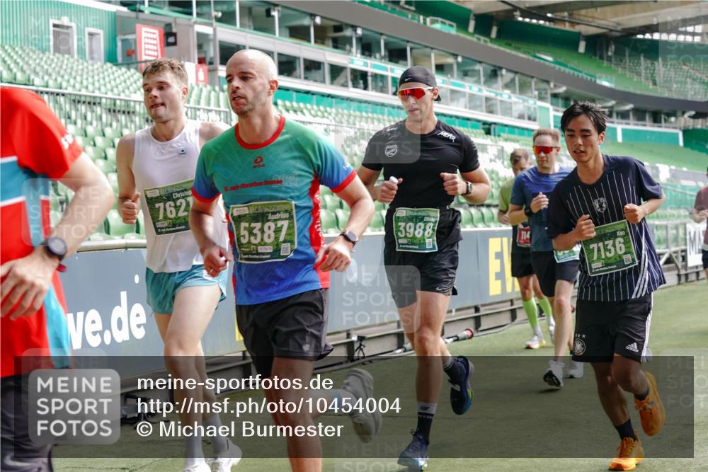 13.09.2026 - 21. swb-Marathon Bremen Michael Burmester http://msf.ph/oto/10454004 13.09.2026 12:51:51 Laufen im Stadion 107, 235, 335, 683, 734, 771, 792, 863, 1033, 1043, 1125, 1146, 1162, 1232, 1455, 1492, 1510, 1613, 1646, 1955, 1970, 1998, 2007, 2008, 2203, 2295, 2442, 2444, 2447, 2480, 2498, 2759, 2767, 2847, 3085, 3149, 3336, 3440, 3448, 3484, 3566, 3703, 3808, 3830, 3899, 3959, 3988, 4023, 4165, 4283, 4368, 4429, 4473, 4475, 4559, 4571, 4573, 4582, 4727, 4781, 4782, 4888, 4895, 5066, 5079, 5152, 5155, 5168, 5379, 5521, 5532, 5620, 5627, 5696, 6274, 6471, 6668, 6901, 8033, 8798 meine-sportfotos.de