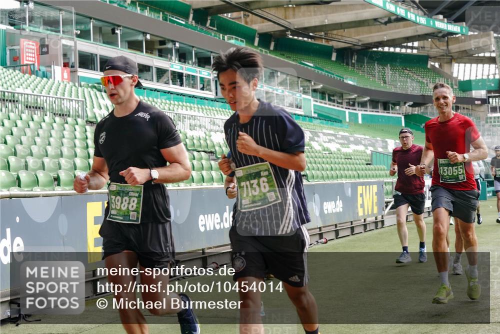 13.09.2026 - 21. swb-Marathon Bremen Michael Burmester http://msf.ph/oto/10454014 13.09.2026 12:51:51 Laufen im Stadion 107, 235, 335, 683, 734, 771, 792, 863, 1033, 1043, 1125, 1146, 1162, 1232, 1455, 1492, 1510, 1613, 1646, 1955, 1970, 1998, 2007, 2008, 2203, 2295, 2442, 2444, 2447, 2480, 2498, 2759, 2767, 2847, 3085, 3149, 3336, 3440, 3448, 3484, 3566, 3703, 3808, 3830, 3899, 3959, 3988, 4023, 4165, 4283, 4368, 4429, 4473, 4475, 4559, 4571, 4573, 4582, 4727, 4781, 4782, 4888, 4895, 5066, 5079, 5152, 5155, 5168, 5379, 5521, 5532, 5620, 5627, 5696, 6274, 6471, 6668, 6901, 8033, 8798 meine-sportfotos.de