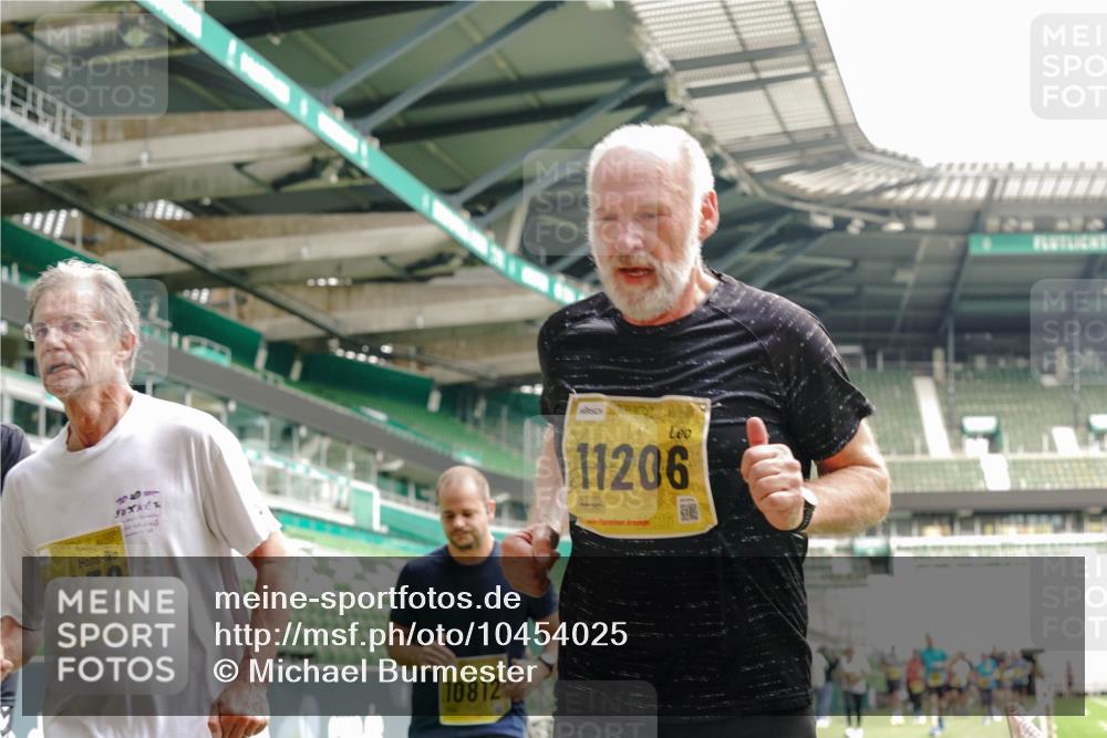 13.09.2026 - 21. swb-Marathon Bremen Michael Burmester http://msf.ph/oto/10454025 13.09.2026 10:32:13 Laufen im Stadion 10067, 10141, 10146, 10203, 10222, 10226, 10227, 10243, 10246, 10249, 10255, 10256, 10284, 10300, 10322, 10365, 10372, 10379, 10410, 10443, 10448, 10471, 10478, 10479, 10486, 10503, 10517, 10518, 10529, 10540, 10543, 10550, 10555, 10565, 10577, 10579, 10589, 10608, 10610, 10626, 10631, 10646, 10670, 10675, 10684, 10685, 10690, 10703, 10704, 10707, 10708, 10721, 10725, 10757, 10771, 10821, 10822, 10838, 11350, 11379 meine-sportfotos.de