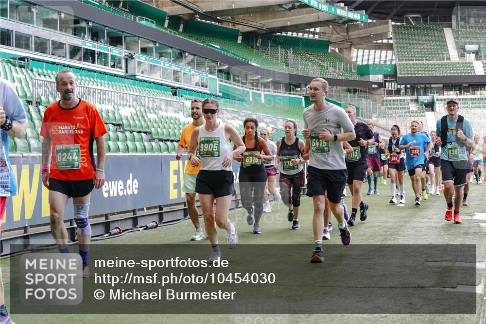 13.09.2026 - 21. swb-Marathon Bremen Michael Burmester http://msf.ph/oto/10454030 13.09.2026 13:10:31 Laufen im Stadion 164, 265, 373, 383, 391, 448, 532, 549, 563, 581, 813, 869, 898, 984, 1072, 1180, 1738, 1855, 1867, 1894, 1967, 2202, 2208, 2232, 2243, 2268, 2284, 2299, 2330, 2333, 2339, 2342, 2432, 2441, 2443, 2471, 2525, 2530, 2531, 2553, 2573, 2589, 2594, 2654, 2669, 2682, 2714, 2717, 2784, 2785, 2819, 2836, 2920, 2931, 2932, 3026, 3032, 3063, 3086, 3089, 3122, 3159, 3174, 3207, 3208, 3291, 3316, 3327, 3333, 3352, 3370, 3398, 3409, 3410, 3437, 3470, 3549, 3707, 3769, 109 meine-sportfotos.de