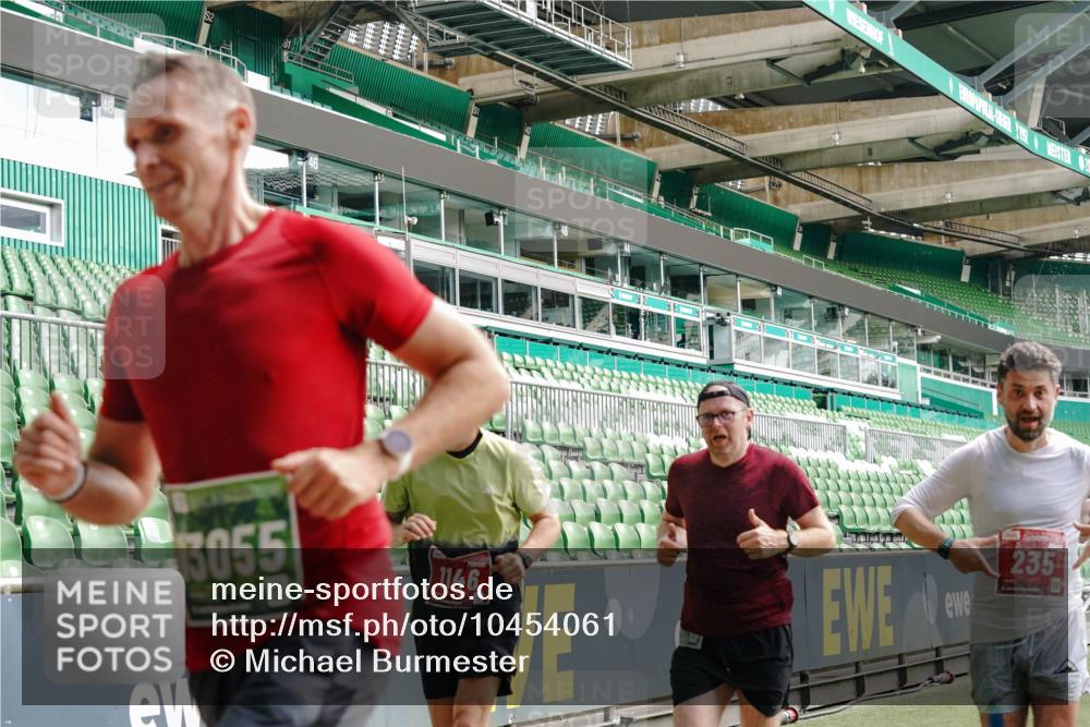 13.09.2026 - 21. swb-Marathon Bremen Michael Burmester http://msf.ph/oto/10454061 13.09.2026 12:51:53 Laufen im Stadion 107, 235, 335, 683, 734, 771, 792, 863, 1033, 1043, 1125, 1146, 1162, 1232, 1252, 1455, 1492, 1510, 1613, 1646, 1955, 1970, 1998, 2007, 2008, 2043, 2203, 2295, 2442, 2444, 2447, 2480, 2498, 2759, 2767, 2847, 3085, 3149, 3336, 3440, 3448, 3484, 3566, 3703, 3808, 3830, 3899, 3959, 3988, 4023, 4165, 4283, 4368, 4429, 4473, 4475, 4559, 4571, 4573, 4582, 4727, 4781, 4782, 4888, 4895, 5066, 5079, 5152, 5155, 5168, 5379, 5521, 5532, 5627, 5696, 6274, 6471, 8033, 8798 meine-sportfotos.de