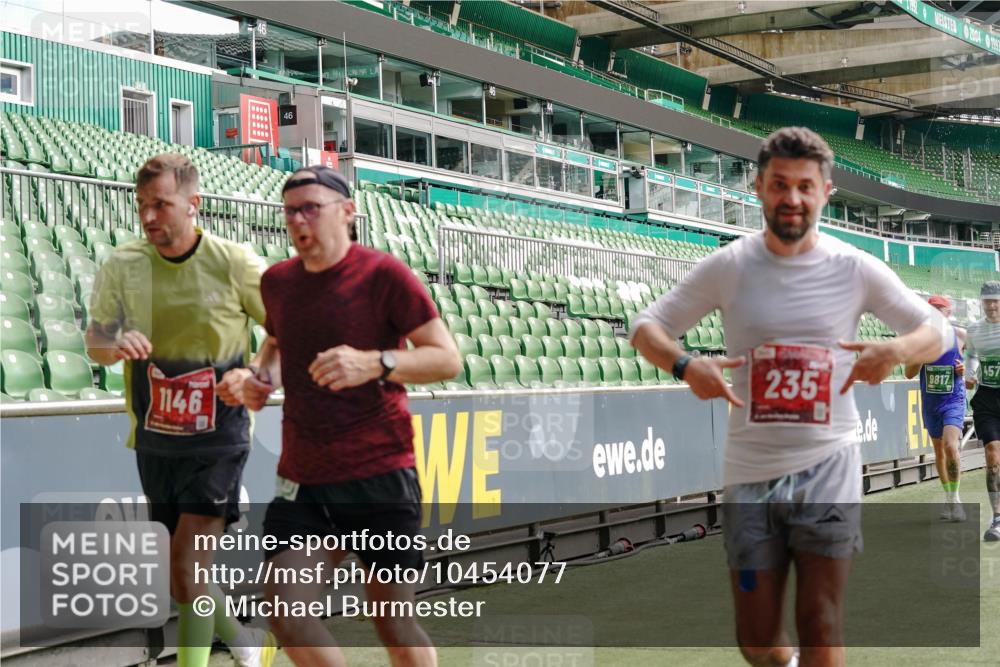 13.09.2026 - 21. swb-Marathon Bremen Michael Burmester http://msf.ph/oto/10454077 13.09.2026 12:51:54 Laufen im Stadion 107, 235, 335, 683, 734, 771, 792, 863, 1033, 1043, 1125, 1146, 1162, 1232, 1252, 1455, 1492, 1510, 1613, 1646, 1955, 1970, 1998, 2007, 2008, 2043, 2203, 2295, 2442, 2444, 2447, 2480, 2498, 2759, 2767, 2847, 3085, 3149, 3336, 3440, 3448, 3484, 3566, 3703, 3808, 3830, 3899, 3959, 3988, 4023, 4165, 4283, 4368, 4429, 4473, 4475, 4559, 4571, 4573, 4582, 4727, 4781, 4782, 4888, 4895, 5066, 5079, 5152, 5155, 5168, 5379, 5521, 5532, 5627, 5696, 6274, 6471, 8033, 8798 meine-sportfotos.de