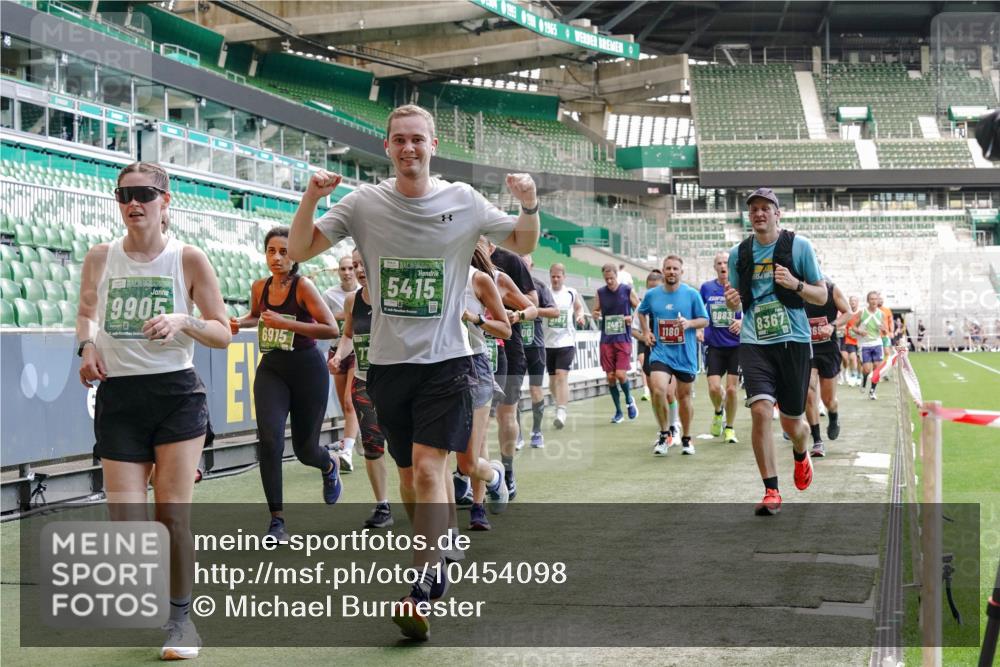 13.09.2026 - 21. swb-Marathon Bremen Michael Burmester http://msf.ph/oto/10454098 13.09.2026 13:10:32 Laufen im Stadion 164, 265, 373, 383, 391, 448, 532, 563, 581, 813, 869, 898, 984, 1072, 1180, 1738, 1855, 1867, 1894, 1967, 2202, 2208, 2232, 2243, 2268, 2284, 2299, 2330, 2333, 2339, 2342, 2432, 2441, 2443, 2471, 2525, 2530, 2531, 2553, 2573, 2589, 2594, 2654, 2669, 2682, 2714, 2717, 2784, 2785, 2819, 2836, 2920, 2931, 2932, 3026, 3032, 3063, 3086, 3089, 3122, 3159, 3174, 3207, 3208, 3291, 3316, 3327, 3333, 3352, 3370, 3398, 3409, 3410, 3437, 3470, 3549, 3707, 3769, 109 meine-sportfotos.de