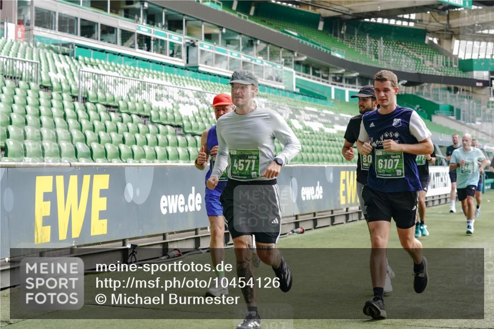 13.09.2026 - 21. swb-Marathon Bremen Michael Burmester http://msf.ph/oto/10454126 13.09.2026 12:51:56 Laufen im Stadion 107, 235, 335, 683, 734, 771, 792, 863, 1033, 1043, 1125, 1146, 1162, 1232, 1252, 1297, 1455, 1492, 1510, 1542, 1613, 1646, 1955, 1970, 1998, 2007, 2008, 2043, 2203, 2295, 2442, 2444, 2447, 2480, 2498, 2759, 2767, 2847, 3085, 3149, 3336, 3440, 3448, 3484, 3566, 3703, 3808, 3830, 3899, 3959, 3988, 4023, 4165, 4283, 4368, 4429, 4473, 4475, 4559, 4571, 4573, 4582, 4727, 4781, 4782, 4888, 4895, 5066, 5079, 5152, 5155, 5168, 5379, 5521, 5532, 5627, 5696, 6274, 6471, 8033, 8798 meine-sportfotos.de