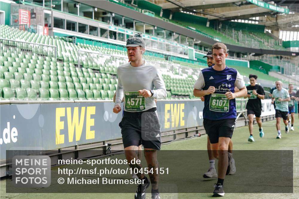 13.09.2026 - 21. swb-Marathon Bremen Michael Burmester http://msf.ph/oto/10454151 13.09.2026 12:51:56 Laufen im Stadion 107, 235, 335, 683, 734, 771, 792, 863, 1033, 1043, 1125, 1146, 1162, 1232, 1252, 1297, 1455, 1492, 1510, 1542, 1613, 1646, 1955, 1970, 1998, 2007, 2008, 2043, 2203, 2295, 2442, 2444, 2447, 2480, 2498, 2759, 2767, 2847, 3085, 3149, 3336, 3440, 3448, 3484, 3566, 3703, 3808, 3830, 3899, 3959, 3988, 4023, 4165, 4283, 4368, 4429, 4473, 4475, 4559, 4571, 4573, 4582, 4727, 4781, 4782, 4888, 4895, 5066, 5079, 5152, 5155, 5168, 5379, 5521, 5532, 5627, 5696, 6274, 6471, 8033, 8798 meine-sportfotos.de