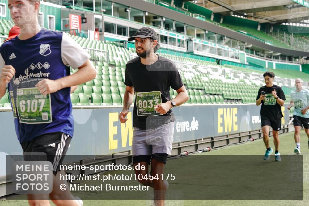 13.09.2026 - 21. swb-Marathon Bremen Michael Burmester http://msf.ph/oto/10454175 13.09.2026 12:51:57 Laufen im Stadion 107, 235, 335, 683, 734, 771, 792, 863, 1033, 1043, 1125, 1146, 1162, 1232, 1252, 1297, 1455, 1492, 1510, 1542, 1613, 1646, 1955, 1970, 2007, 2008, 2043, 2203, 2295, 2442, 2444, 2447, 2480, 2498, 2759, 2767, 2847, 3085, 3149, 3336, 3440, 3448, 3484, 3566, 3703, 3808, 3830, 3899, 3959, 3988, 4023, 4165, 4283, 4368, 4429, 4473, 4475, 4559, 4571, 4573, 4582, 4727, 4781, 4782, 4888, 4895, 5066, 5079, 5152, 5155, 5168, 5379, 5521, 5532, 5627, 5696, 6274, 6471, 8033, 8798 meine-sportfotos.de
