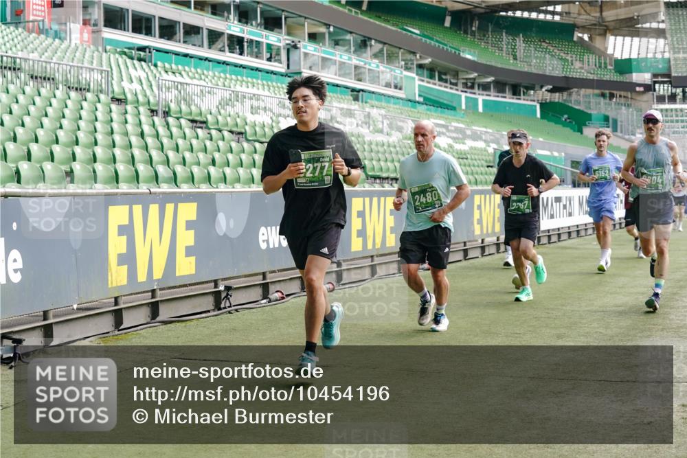 13.09.2026 - 21. swb-Marathon Bremen Michael Burmester http://msf.ph/oto/10454196 13.09.2026 12:51:58 Laufen im Stadion 107, 235, 335, 683, 734, 771, 792, 863, 1033, 1043, 1125, 1146, 1162, 1232, 1252, 1297, 1455, 1492, 1510, 1542, 1613, 1646, 1955, 1970, 2007, 2008, 2043, 2203, 2295, 2442, 2444, 2447, 2480, 2498, 2759, 2767, 2847, 3085, 3149, 3336, 3440, 3448, 3484, 3566, 3703, 3808, 3830, 3899, 3959, 3988, 4023, 4165, 4283, 4368, 4429, 4473, 4475, 4559, 4571, 4573, 4582, 4605, 4727, 4781, 4782, 4888, 4895, 5066, 5079, 5152, 5155, 5168, 5379, 5521, 5532, 5627, 5696, 6274, 6471, 8033, 8798 meine-sportfotos.de
