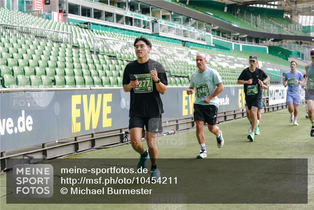 13.09.2026 - 21. swb-Marathon Bremen Michael Burmester http://msf.ph/oto/10454211 13.09.2026 12:51:59 Laufen im Stadion 107, 235, 335, 683, 734, 771, 792, 863, 1033, 1043, 1125, 1146, 1162, 1232, 1252, 1297, 1455, 1492, 1510, 1542, 1613, 1646, 1955, 1970, 2007, 2008, 2043, 2203, 2295, 2442, 2444, 2447, 2480, 2498, 2759, 2767, 2847, 3085, 3149, 3336, 3440, 3448, 3484, 3566, 3703, 3808, 3830, 3899, 3959, 3988, 4023, 4165, 4283, 4368, 4429, 4473, 4475, 4559, 4571, 4573, 4582, 4605, 4727, 4781, 4782, 4888, 4895, 5066, 5079, 5152, 5155, 5168, 5379, 5521, 5532, 5627, 5696, 6274, 6471, 8033, 8798 meine-sportfotos.de
