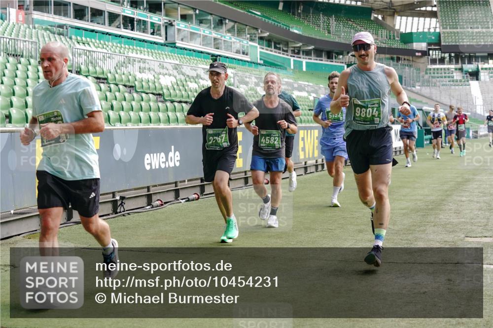 13.09.2026 - 21. swb-Marathon Bremen Michael Burmester http://msf.ph/oto/10454231 13.09.2026 12:52:00 Laufen im Stadion 107, 235, 335, 683, 734, 771, 792, 863, 1033, 1043, 1125, 1146, 1162, 1232, 1252, 1297, 1455, 1492, 1510, 1542, 1613, 1646, 1955, 1970, 2007, 2008, 2043, 2203, 2295, 2442, 2444, 2447, 2480, 2498, 2759, 2767, 2847, 3085, 3149, 3336, 3440, 3448, 3484, 3566, 3703, 3808, 3830, 3899, 3959, 3988, 4023, 4165, 4283, 4368, 4429, 4473, 4475, 4559, 4571, 4573, 4582, 4605, 4727, 4781, 4782, 4888, 4895, 5066, 5079, 5152, 5155, 5168, 5379, 5521, 5532, 5627, 5696, 6274, 6471, 8033, 8798 meine-sportfotos.de
