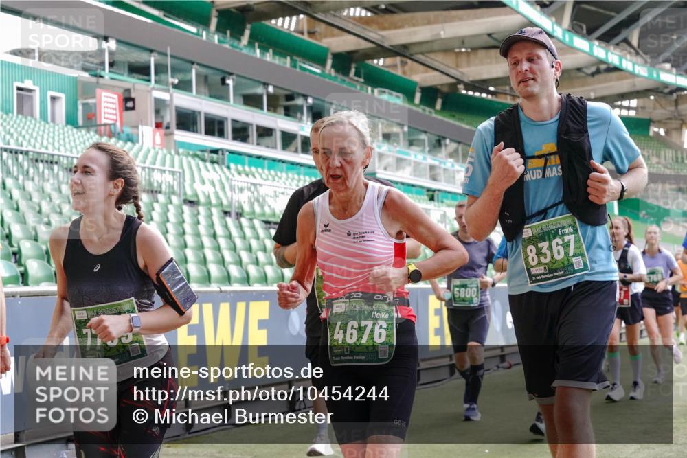 13.09.2026 - 21. swb-Marathon Bremen Michael Burmester http://msf.ph/oto/10454244 13.09.2026 13:10:35 Laufen im Stadion 164, 265, 373, 383, 391, 448, 532, 563, 581, 813, 869, 898, 984, 1072, 1180, 1738, 1855, 1867, 1894, 1967, 2202, 2208, 2232, 2268, 2284, 2299, 2330, 2333, 2339, 2342, 2432, 2443, 2471, 2525, 2530, 2531, 2553, 2573, 2589, 2594, 2654, 2669, 2682, 2714, 2717, 2784, 2785, 2819, 2836, 2920, 2931, 2932, 3026, 3032, 3063, 3086, 3089, 3122, 3159, 3174, 3207, 3208, 3291, 3316, 3327, 3333, 3352, 3370, 3398, 3409, 3410, 3437, 3470, 3549, 3707, 3769, 109 meine-sportfotos.de