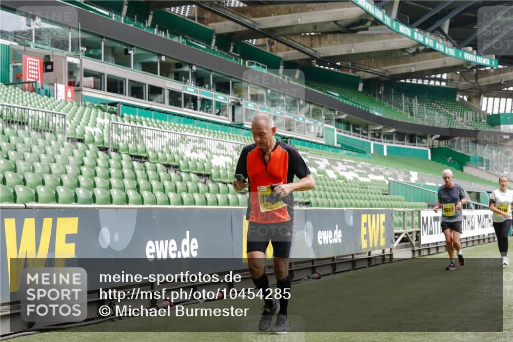 13.09.2026 - 21. swb-Marathon Bremen Michael Burmester http://msf.ph/oto/10454285 13.09.2026 10:32:20 Laufen im Stadion 10067, 10141, 10146, 10166, 10203, 10222, 10226, 10227, 10243, 10246, 10249, 10255, 10256, 10284, 10300, 10322, 10365, 10372, 10379, 10383, 10394, 10410, 10443, 10448, 10471, 10478, 10479, 10486, 10494, 10503, 10517, 10518, 10529, 10540, 10543, 10550, 10555, 10565, 10577, 10579, 10589, 10608, 10610, 10626, 10631, 10646, 10670, 10675, 10684, 10685, 10690, 10703, 10704, 10707, 10708, 10721, 10725, 10728, 10771, 10794, 10821, 10838, 11350, 11379 meine-sportfotos.de