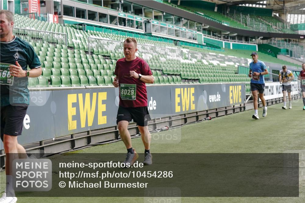 13.09.2026 - 21. swb-Marathon Bremen Michael Burmester http://msf.ph/oto/10454286 13.09.2026 12:52:03 Laufen im Stadion 107, 235, 335, 683, 734, 771, 792, 863, 1033, 1043, 1125, 1146, 1162, 1232, 1252, 1297, 1455, 1492, 1510, 1542, 1613, 1646, 1955, 1970, 2007, 2008, 2043, 2203, 2295, 2442, 2444, 2447, 2480, 2498, 2759, 2767, 2847, 3085, 3149, 3236, 3336, 3440, 3448, 3484, 3566, 3703, 3808, 3830, 3899, 3959, 3988, 4023, 4165, 4283, 4368, 4429, 4473, 4475, 4559, 4571, 4573, 4582, 4605, 4727, 4781, 4782, 4895, 5066, 5079, 5152, 5155, 5168, 5379, 5521, 5532, 5627, 5696, 6274, 6471, 8033, 8798 meine-sportfotos.de