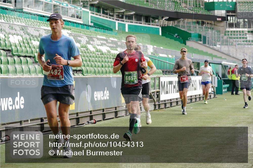 13.09.2026 - 21. swb-Marathon Bremen Michael Burmester http://msf.ph/oto/10454313 13.09.2026 12:52:06 Laufen im Stadion 107, 235, 335, 683, 734, 771, 792, 863, 1033, 1043, 1125, 1146, 1162, 1232, 1252, 1297, 1455, 1492, 1510, 1542, 1613, 1646, 1955, 1970, 2007, 2008, 2043, 2203, 2295, 2350, 2442, 2444, 2447, 2480, 2498, 2759, 2767, 2847, 3085, 3149, 3236, 3336, 3440, 3448, 3484, 3566, 3703, 3808, 3830, 3899, 3959, 3988, 4023, 4165, 4283, 4429, 4473, 4475, 4559, 4571, 4573, 4582, 4605, 4727, 4781, 4782, 4895, 5066, 5079, 5152, 5155, 5168, 5379, 5521, 5532, 5696, 6274, 8033, 8798 meine-sportfotos.de