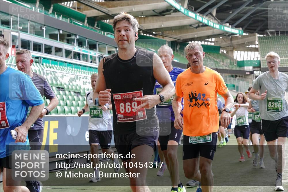 13.09.2026 - 21. swb-Marathon Bremen Michael Burmester http://msf.ph/oto/10454317 13.09.2026 13:10:37 Laufen im Stadion 164, 265, 373, 383, 391, 448, 532, 563, 581, 813, 869, 898, 984, 1072, 1180, 1738, 1855, 1867, 1894, 1967, 2202, 2208, 2232, 2268, 2284, 2299, 2330, 2333, 2339, 2342, 2432, 2443, 2471, 2525, 2530, 2531, 2553, 2573, 2589, 2594, 2654, 2669, 2682, 2714, 2717, 2784, 2785, 2819, 2836, 2920, 2931, 2932, 3026, 3032, 3063, 3086, 3089, 3122, 3159, 3174, 3207, 3208, 3291, 3316, 3333, 3352, 3370, 3398, 3409, 3410, 3437, 3470, 3549, 3707, 3769, 109 meine-sportfotos.de